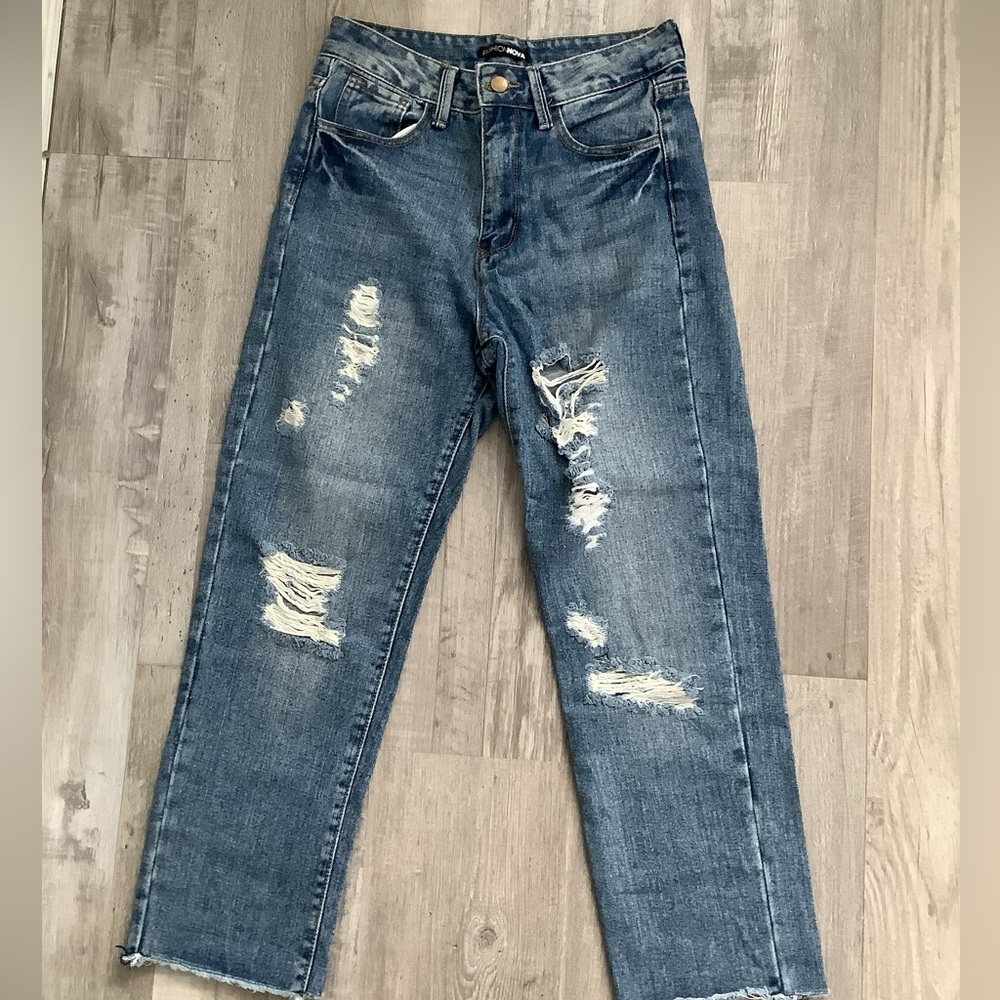 Fashion Nova "As You Please Ripped Straight Leg Jeans🌻